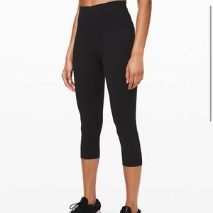 Lululemon black align crop 21” leggings
